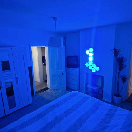 Converted Bungalow In Bexley Londra Esterno foto
