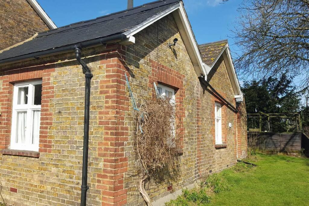Converted Bungalow In Bexley Londra Esterno foto